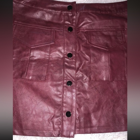 Indigo Rein Juniors Distressed Shorts 3 Mid-High Made w/ Recycling Bottles NWT - Picture 2 of 10